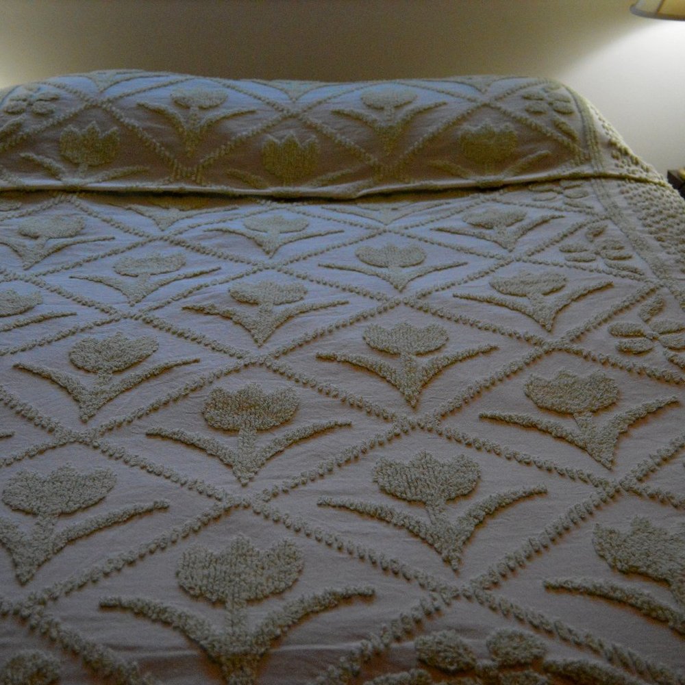 Vintage (1950's?) Chenille Bedspread, Queen Size, Light lime green